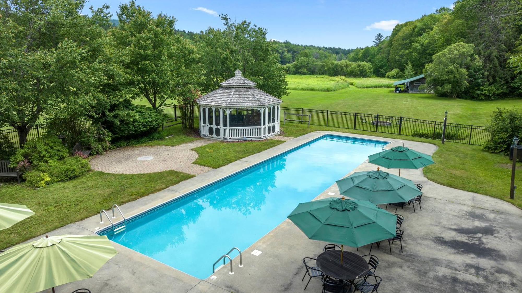 Mountaineer Inn West Dover Extérieur photo
