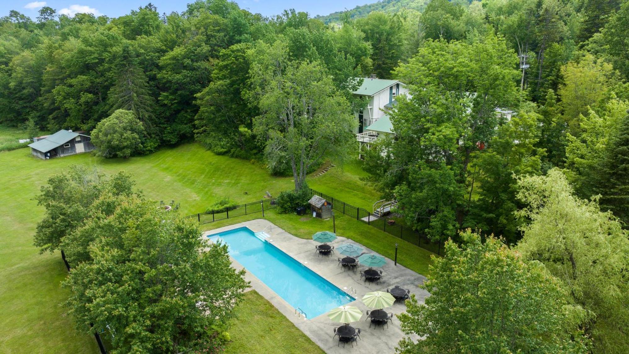Mountaineer Inn West Dover Extérieur photo