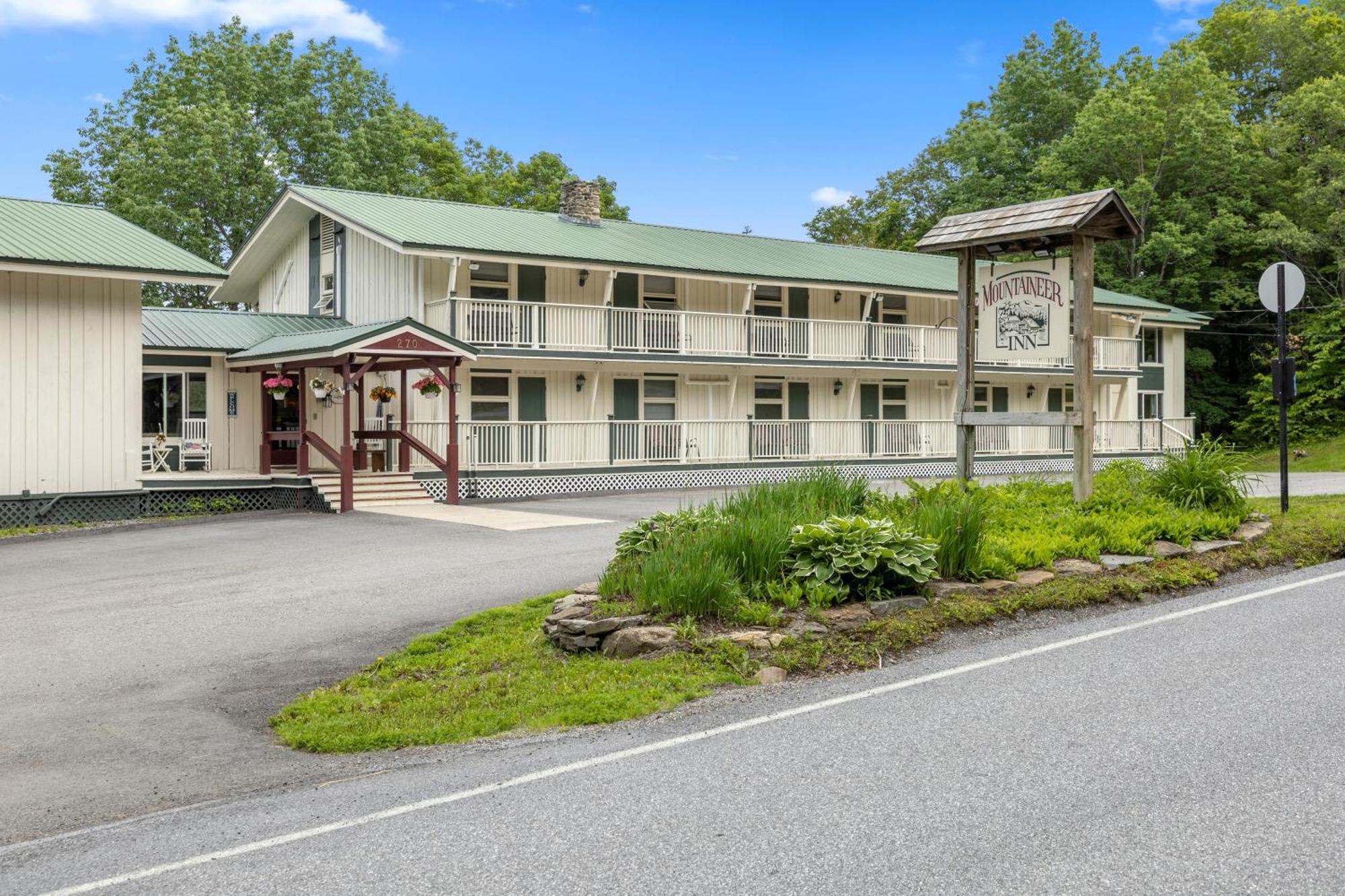 Mountaineer Inn West Dover Extérieur photo